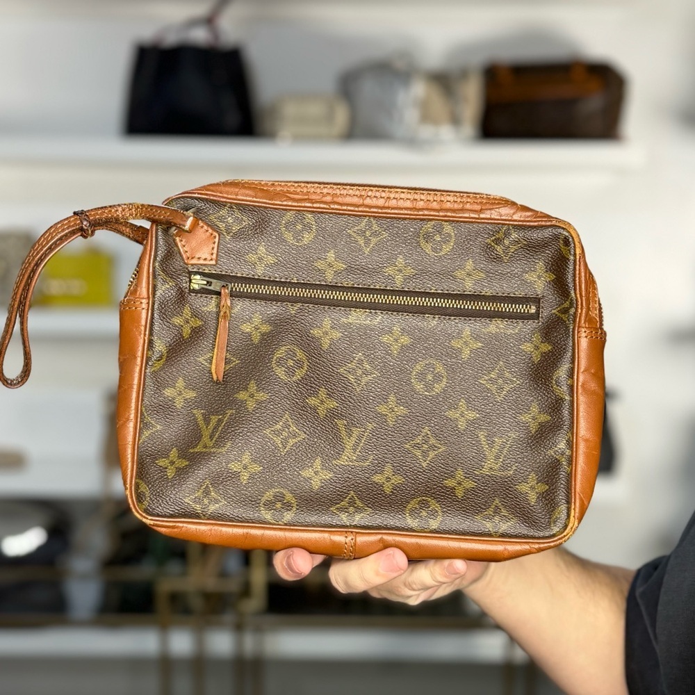 LV WRISTLET